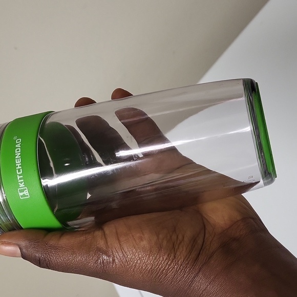 2 IN 1 Kitchendao Salad dressing shaker container with citrus Juicer 10oz - Picture 9 of 10